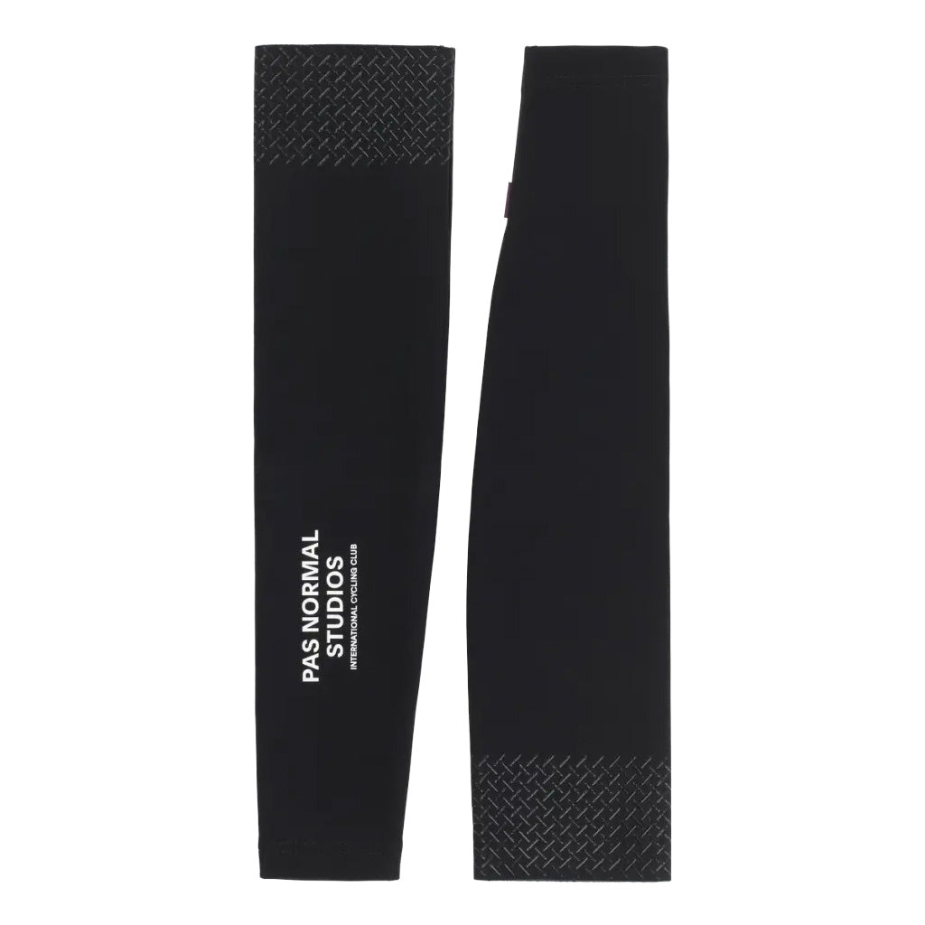 ウェア Pas Normal Studios T.K.O Arm Warmers M Pas Normal Studios Logo Arm Warmers – Steed Cycles