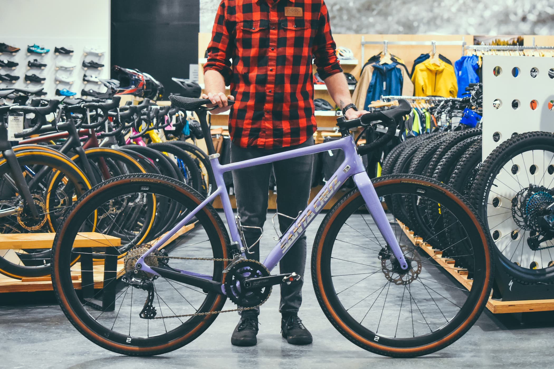 Bike Check - Loic's Polished Silver Santa Cruz Stigmata