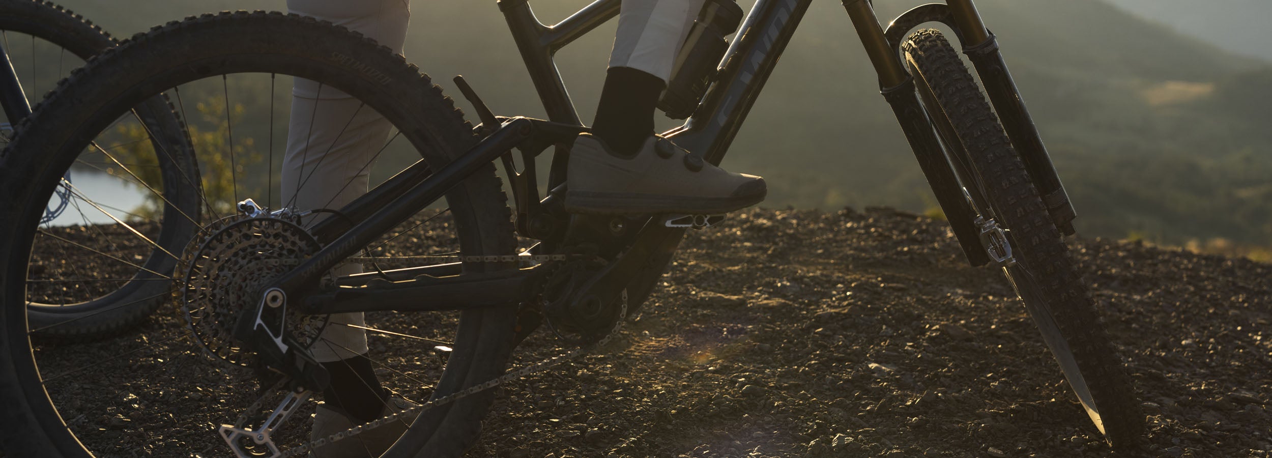 MY24-Specialized-KenevoSL-Header.jpg