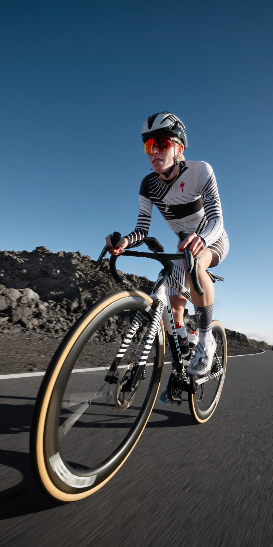 Specialized-Tarmac-SL9-Model-Page-Banner-Mobile.webp