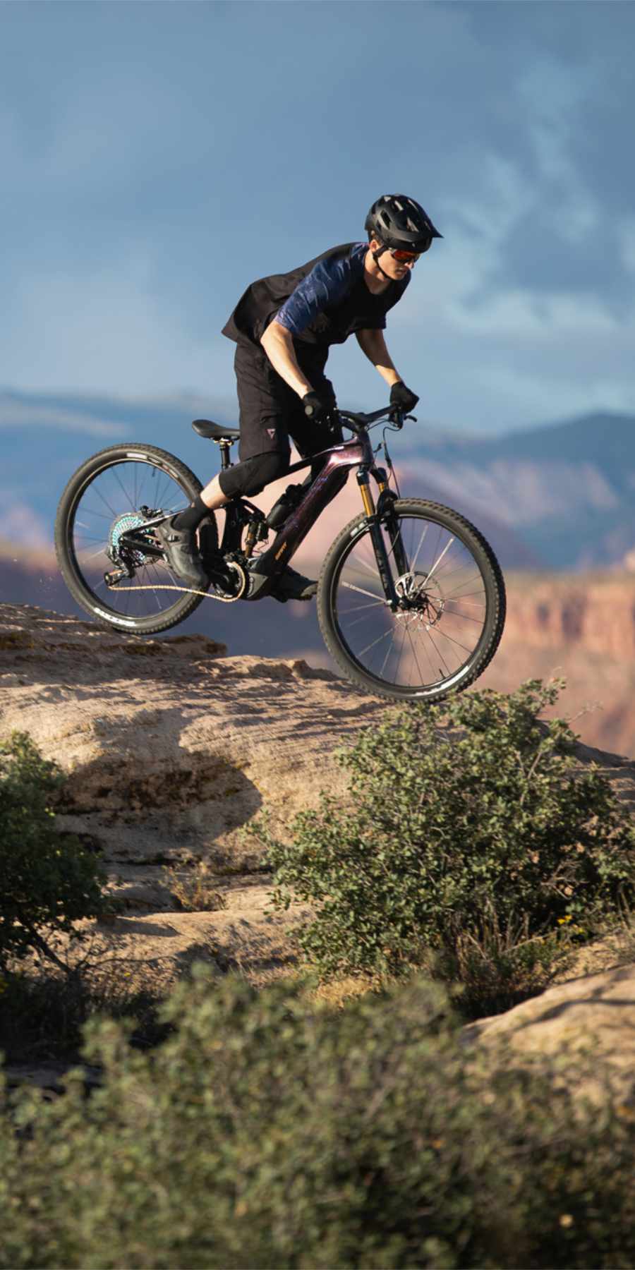 Steed-Cycles-Giant-Trance-E_-Mobile-Header.jpg