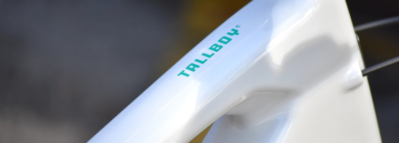 Santa Cruz Tallboy top tube logo, gloss white